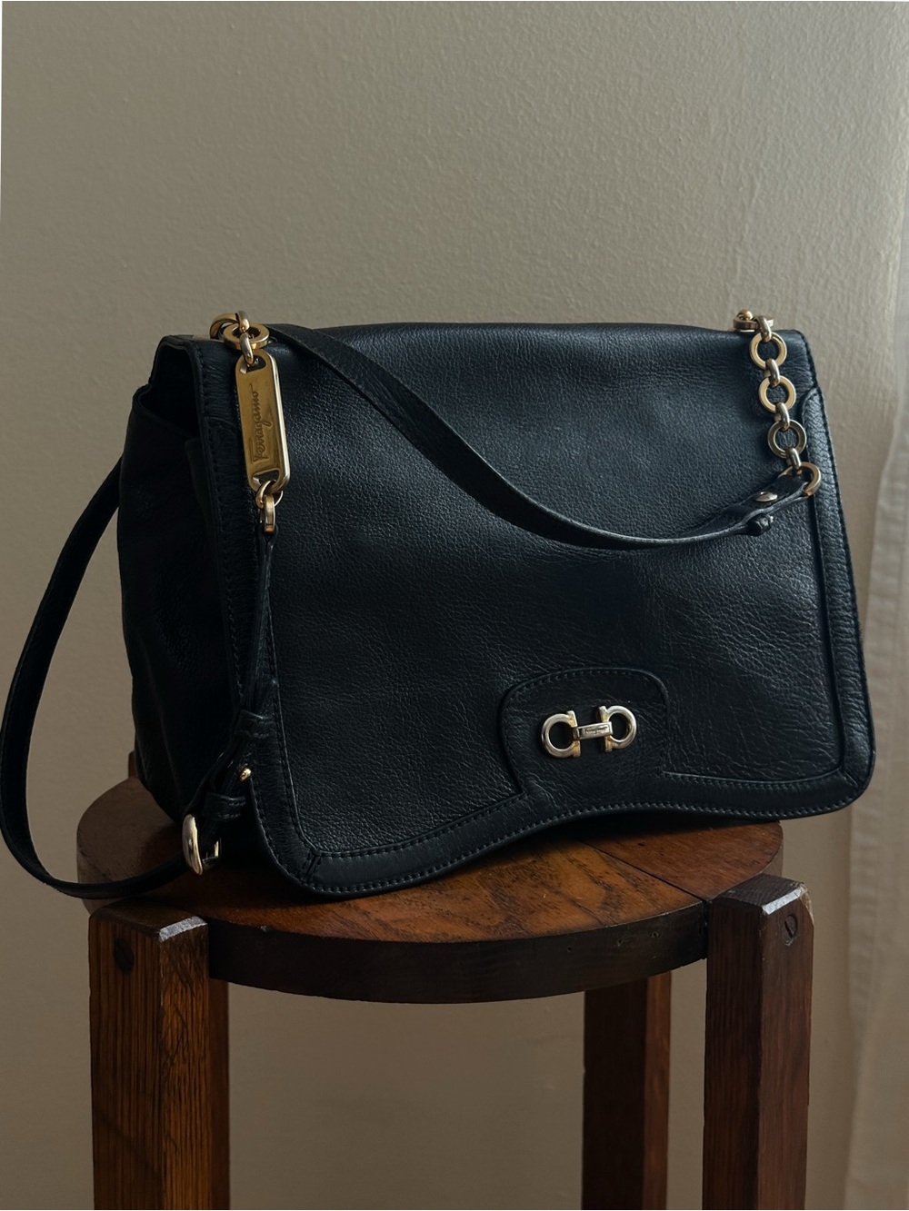 Ferragamo Vintage Gancini Black Leather Crossbody Bag - Picture 5 of 12